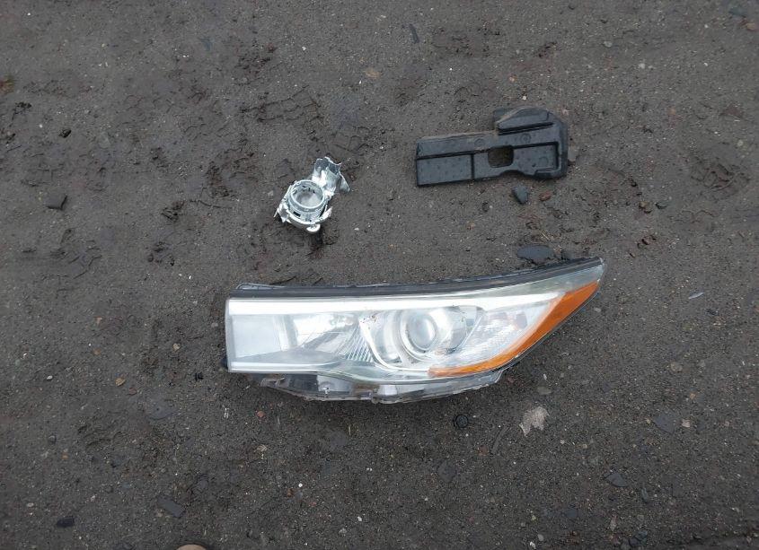 Photo 12 of 2016 Toyota Highlander XLE V6 (VIN 5TDJKRFH0GS322659)