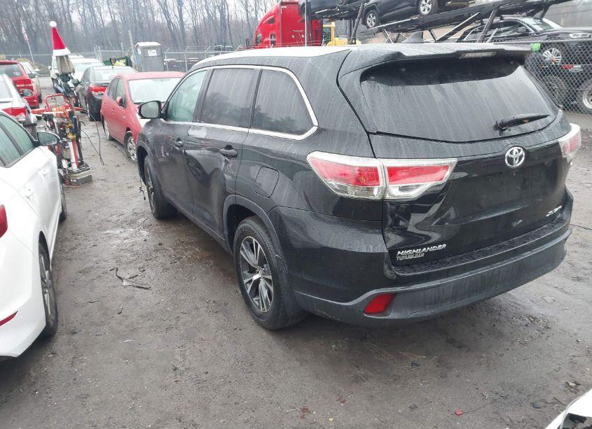Photo 3 of 2016 Toyota Highlander XLE V6 (VIN 5TDJKRFH0GS322659)