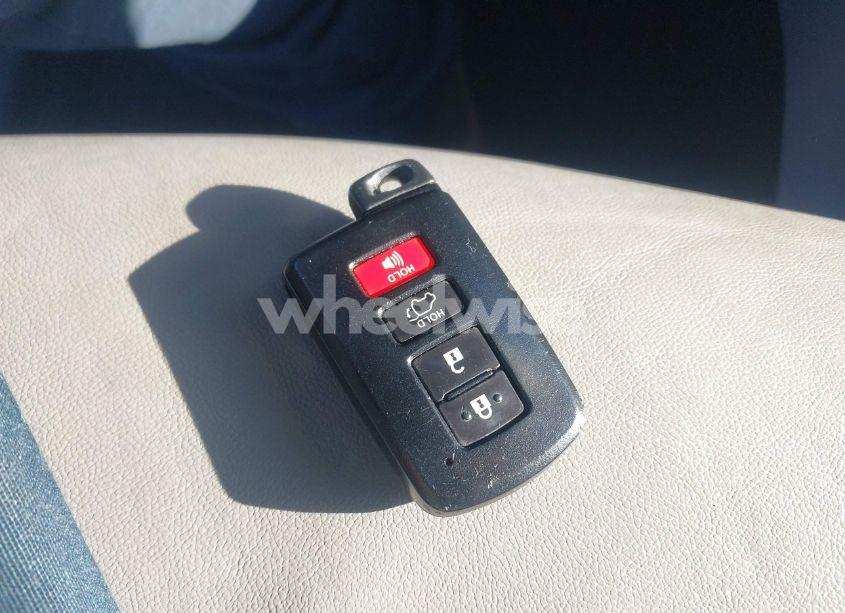 Photo 11 of 2016 Toyota Highlander XLE V6 (VIN 5TDJKRFH0GS343981)