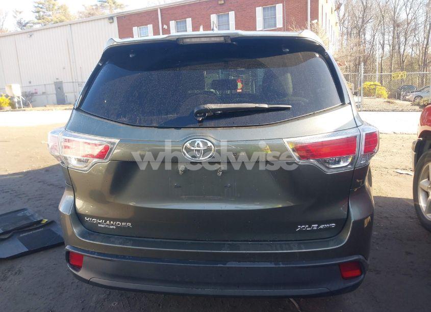 Photo 16 of 2016 Toyota Highlander XLE V6 (VIN 5TDJKRFH0GS343981)
