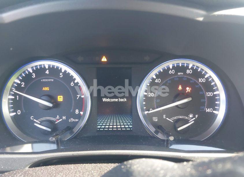 Photo 7 of 2016 Toyota Highlander XLE V6 (VIN 5TDJKRFH0GS343981)