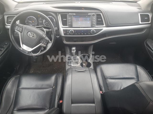 Photo 3 of 2014 TOYOTA HIGHLANDER XLE (VIN 5TDJKRFH1ES055349)