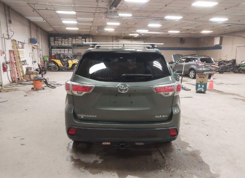 Photo 16 of 2015 Toyota Highlander XLE V6 (VIN 5TDJKRFH1FS126003)