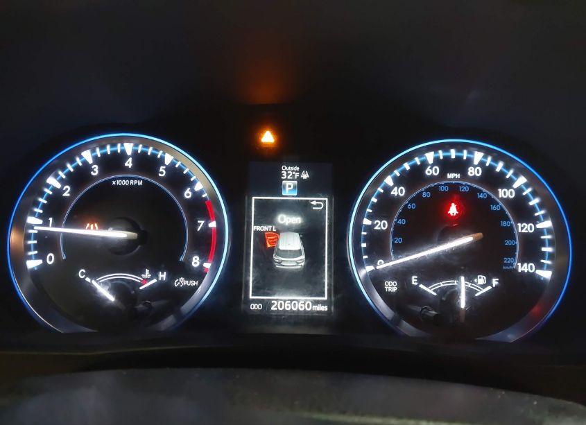 Photo 7 of 2015 Toyota Highlander XLE V6 (VIN 5TDJKRFH1FS126003)