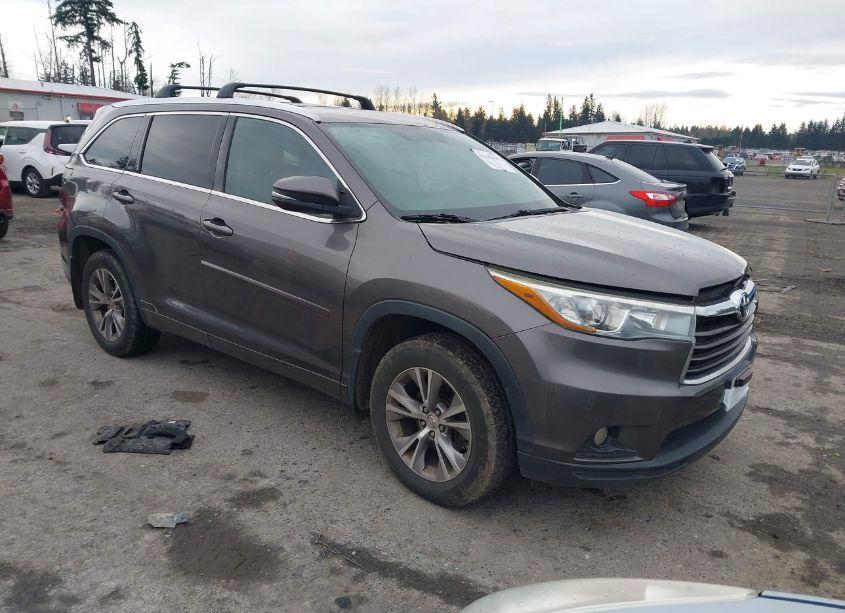 2015 Toyota Highlander XLE V6 (VIN 5TDJKRFH1FS154660) main photo