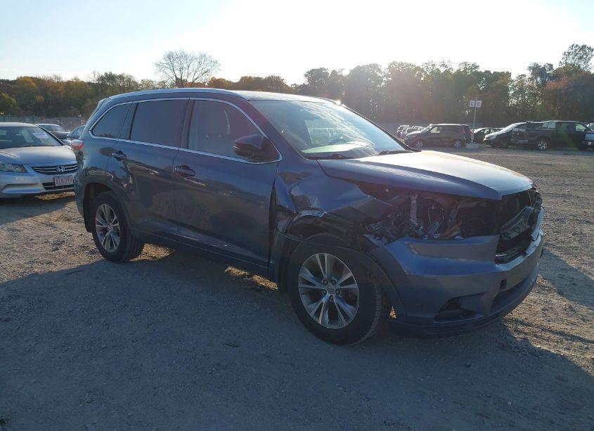 2015 Toyota Highlander XLE V6 (VIN 5TDJKRFH1FS175976) main photo