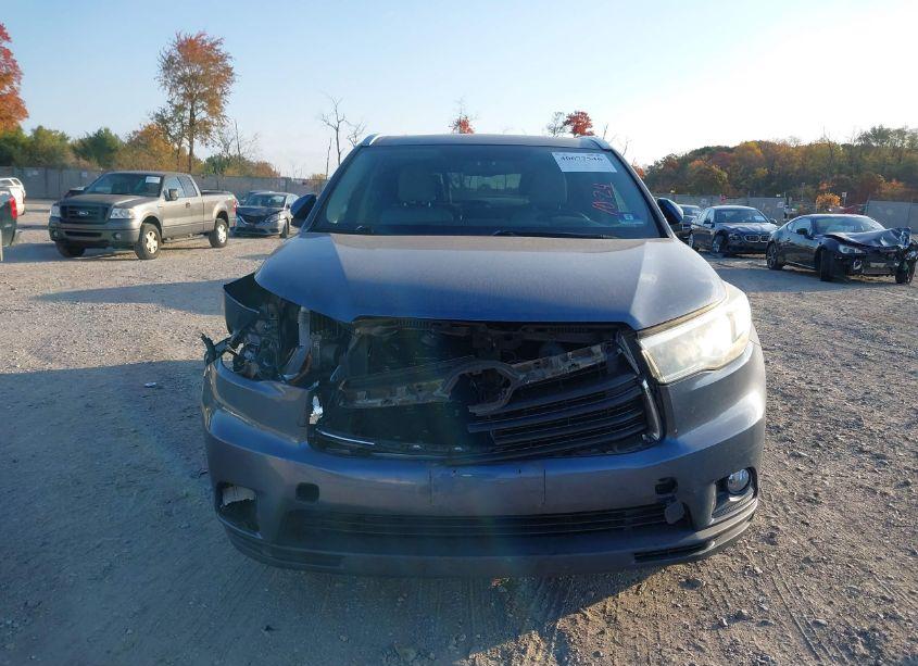 Photo 12 of 2015 Toyota Highlander XLE V6 (VIN 5TDJKRFH1FS175976)