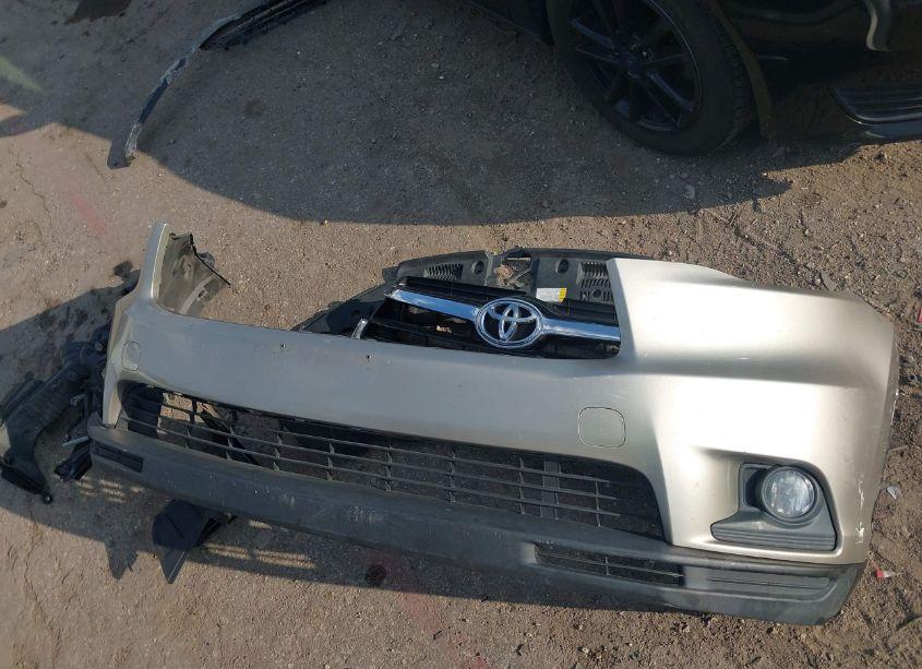 Photo 12 of 2016 Toyota Highlander XLE V6 (VIN 5TDJKRFH1GS303425)