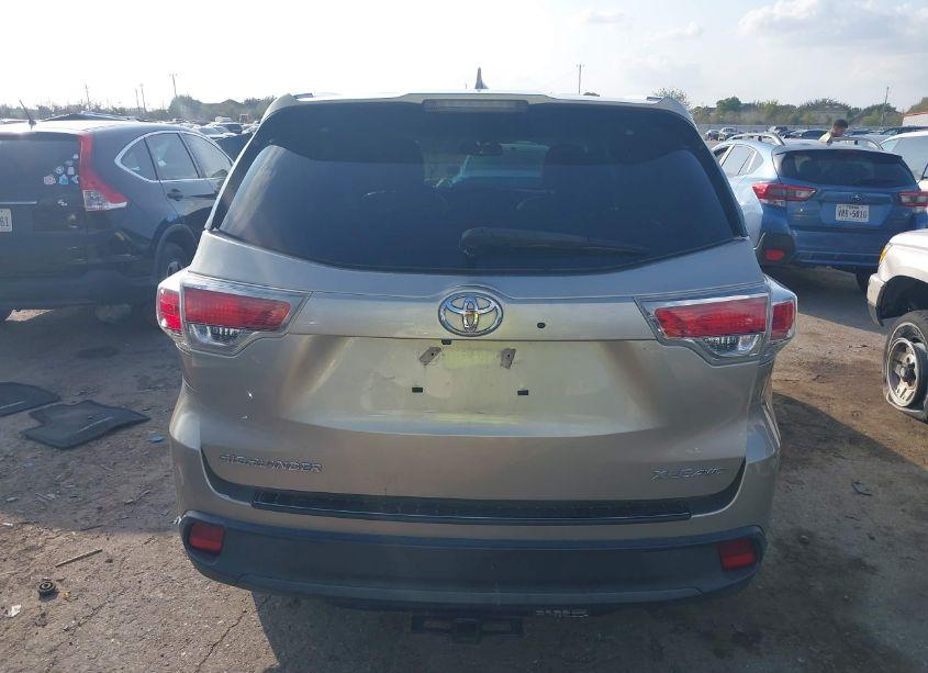 Photo 17 of 2016 Toyota Highlander XLE V6 (VIN 5TDJKRFH1GS303425)