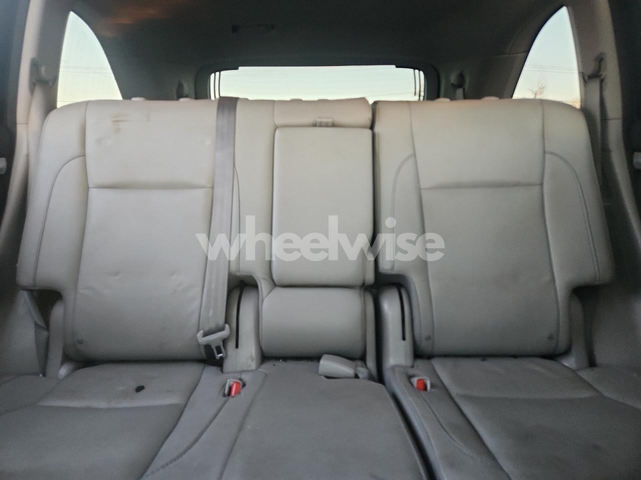 Photo 10 of 2016 TOYOTA HIGHLANDER XLE (VIN 5TDJKRFH1GS318054)