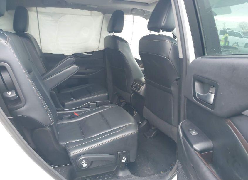 Photo 8 of 2016 Toyota Highlander XLE V6 (VIN 5TDJKRFH1GS319981)