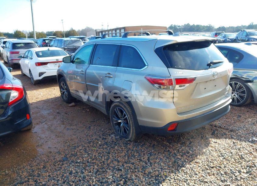 Photo 3 of 2016 Toyota Highlander XLE V6 (VIN 5TDJKRFH1GS331225)