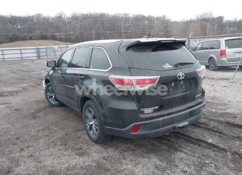 Photo 3 of 2016 Toyota Highlander XLE V6 (VIN 5TDJKRFH1GS338269)