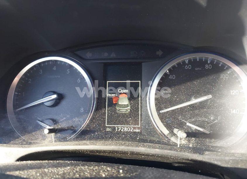 Photo 7 of 2016 Toyota Highlander XLE V6 (VIN 5TDJKRFH1GS338269)