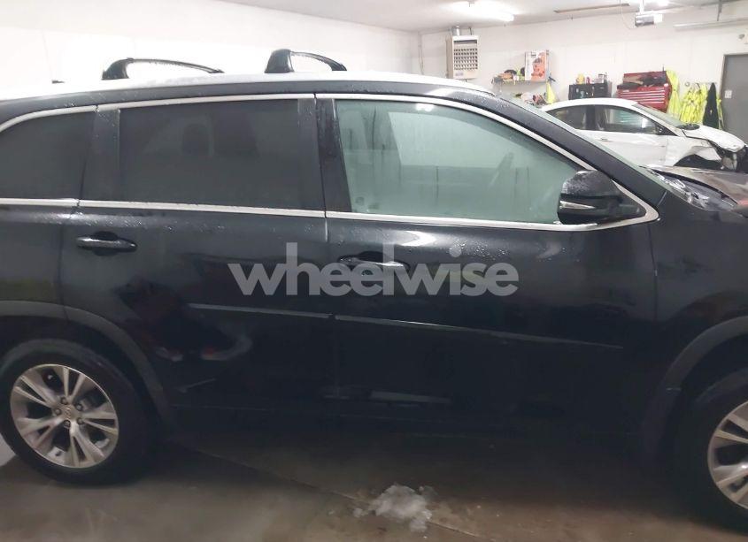 Photo 13 of 2014 Toyota Highlander XLE V6 (VIN 5TDJKRFH2ES041444)