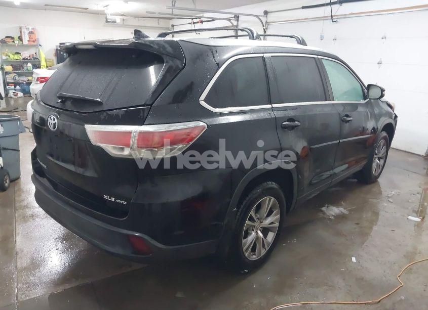 Photo 4 of 2014 Toyota Highlander XLE V6 (VIN 5TDJKRFH2ES041444)