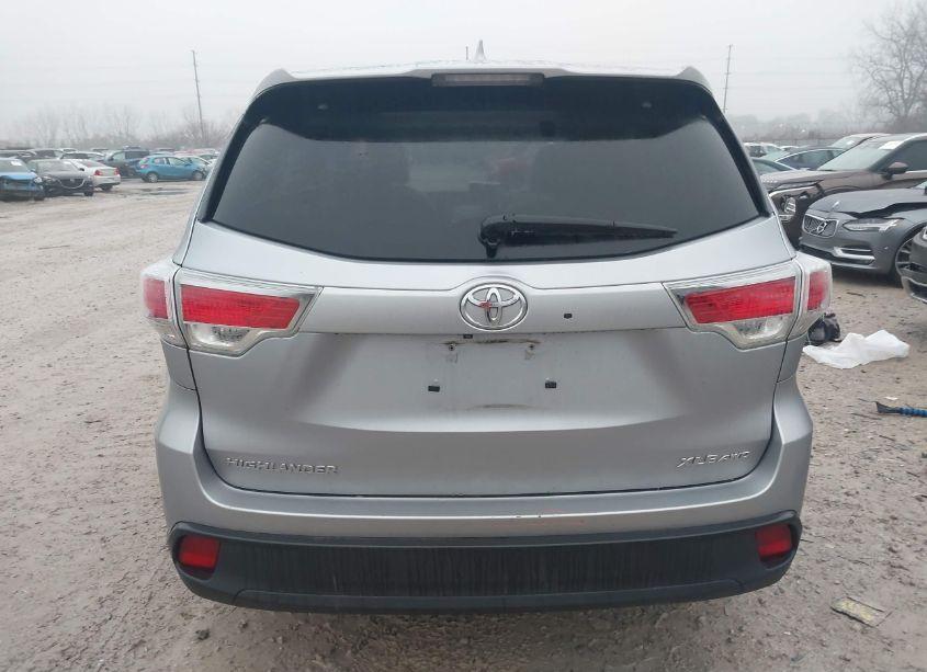 Photo 16 of 2016 Toyota Highlander XLE V6 (VIN 5TDJKRFH2GS342069)