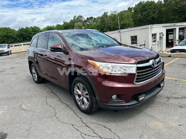 Photo 4 of 2014 TOYOTA HIGHLANDER XLE (VIN 5TDJKRFH3ES005486)