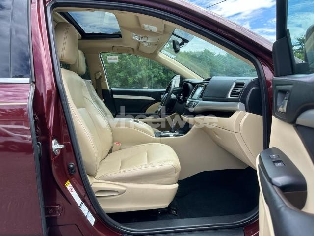 Photo 5 of 2014 TOYOTA HIGHLANDER XLE (VIN 5TDJKRFH3ES005486)