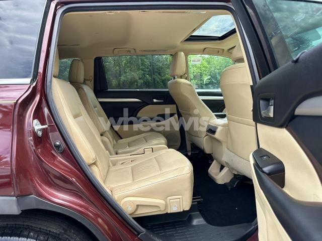 Photo 9 of 2014 TOYOTA HIGHLANDER XLE (VIN 5TDJKRFH3ES005486)