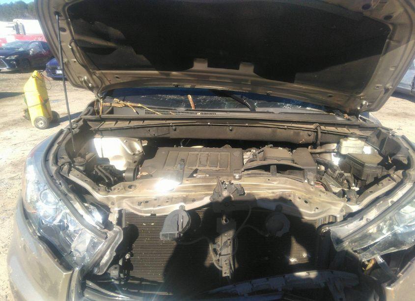 Photo 10 of 2015 Toyota Highlander XLE V6 (VIN 5TDJKRFH3FS119375)