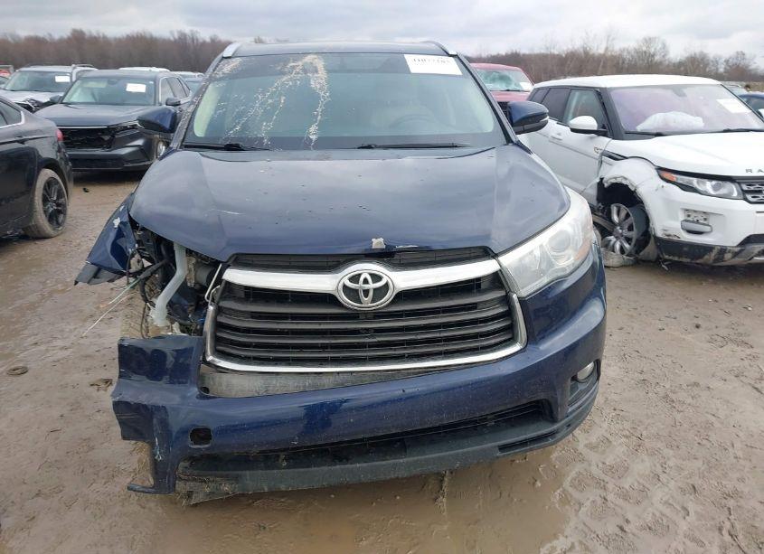 Photo 13 of 2015 Toyota Highlander XLE V6 (VIN 5TDJKRFH3FS199762)