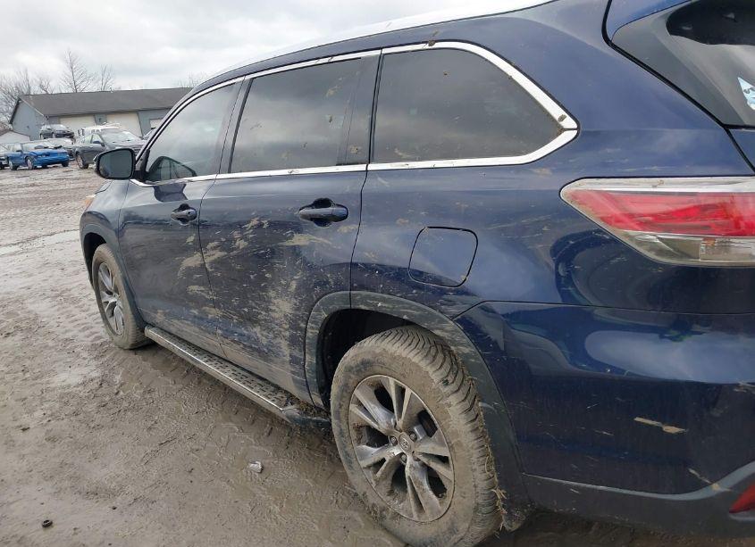 Photo 15 of 2015 Toyota Highlander XLE V6 (VIN 5TDJKRFH3FS199762)