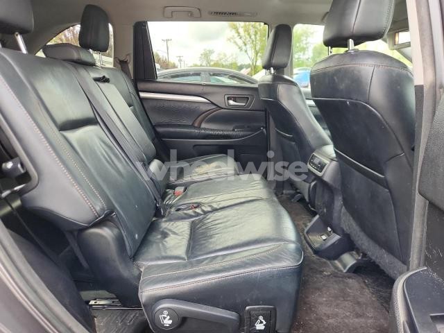 Photo 5 of 2015 TOYOTA HIGHLANDER XLE (VIN 5TDJKRFH3FS216043)