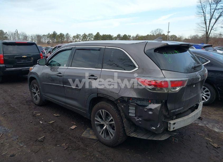 Photo 14 of 2016 Toyota Highlander XLE V6 (VIN 5TDJKRFH3GS235080)