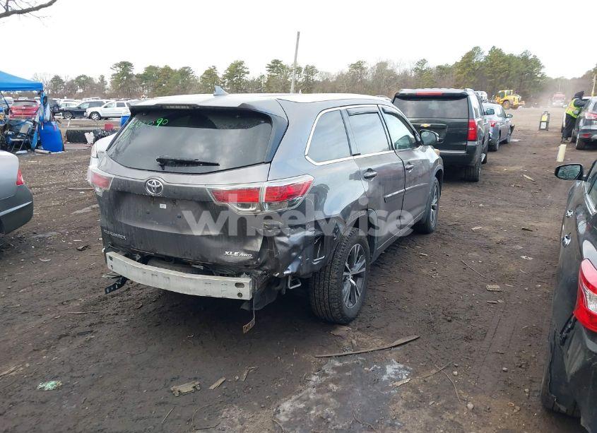 Photo 4 of 2016 Toyota Highlander XLE V6 (VIN 5TDJKRFH3GS235080)