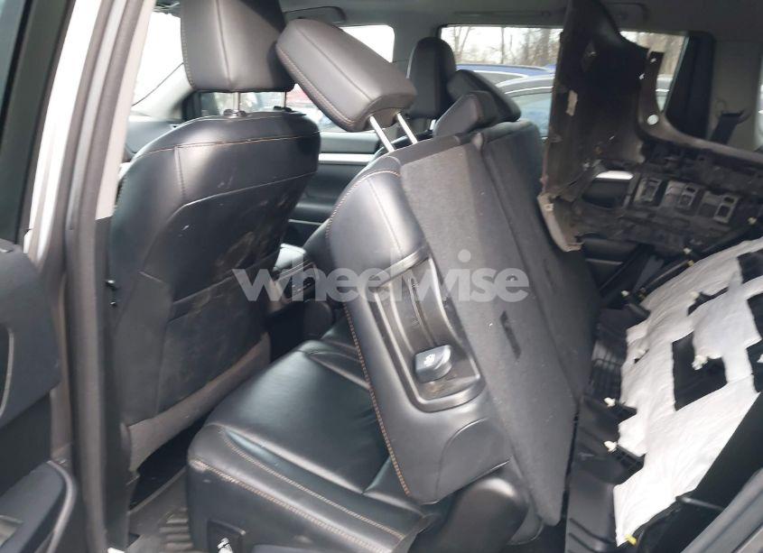 Photo 8 of 2016 Toyota Highlander XLE V6 (VIN 5TDJKRFH3GS235080)