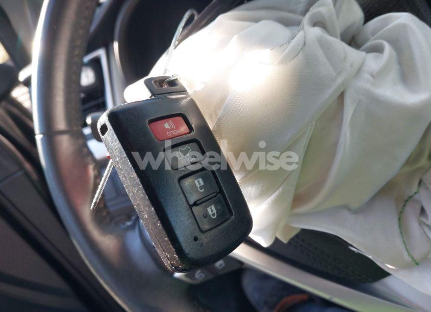 Photo 11 of 2016 Toyota Highlander XLE V6 (VIN 5TDJKRFH3GS242868)