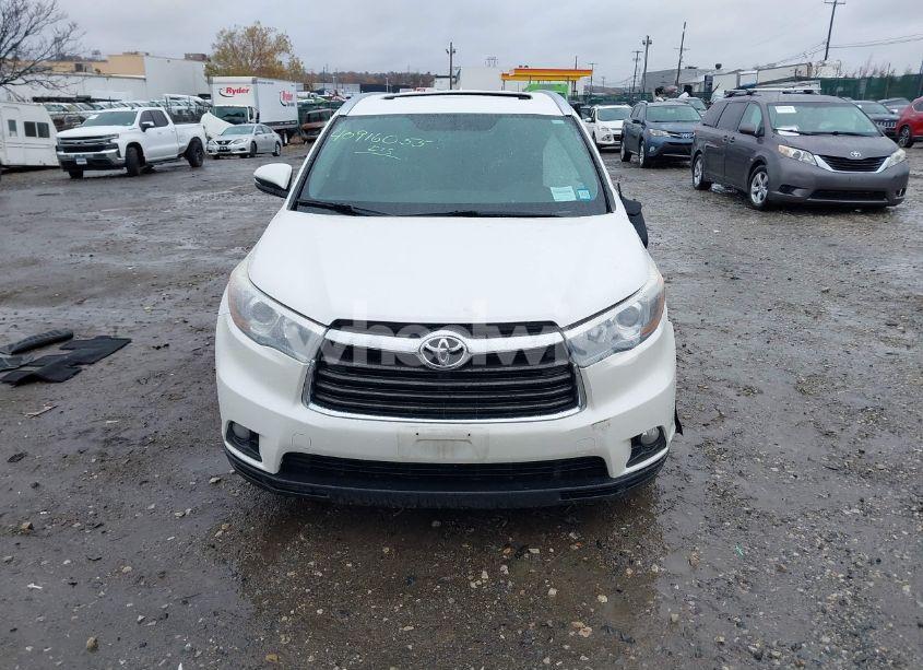 Photo 11 of 2016 Toyota Highlander XLE V6 (VIN 5TDJKRFH3GS270895)