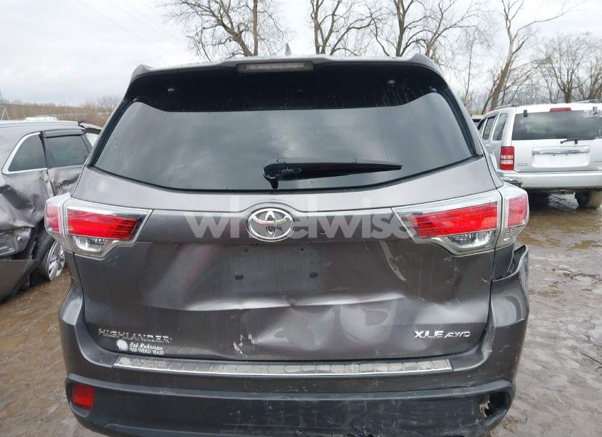 Photo 16 of 2016 Toyota Highlander XLE V6 (VIN 5TDJKRFH3GS297370)