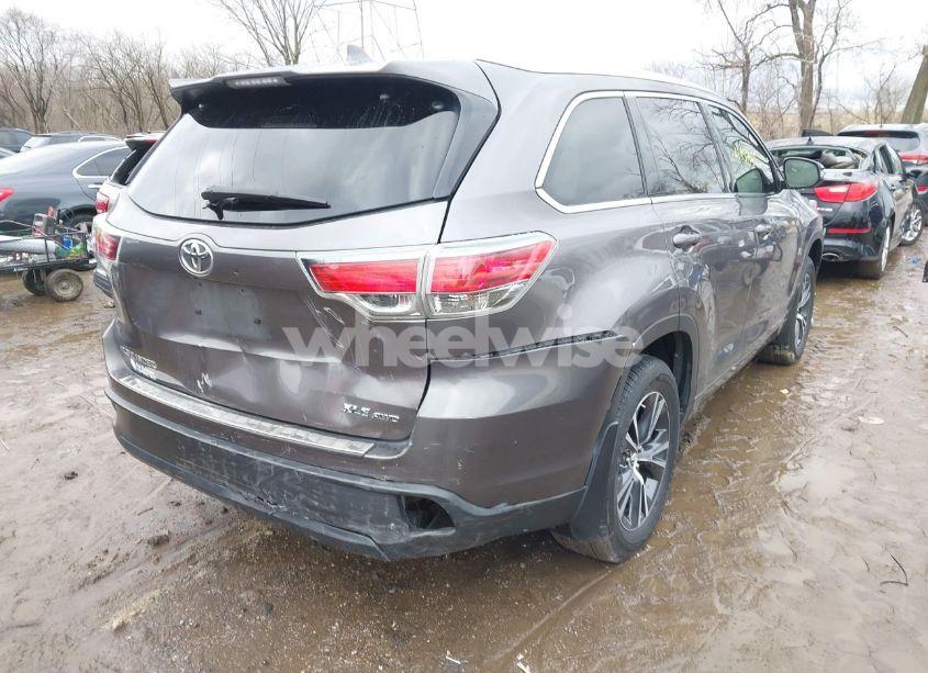 Photo 4 of 2016 Toyota Highlander XLE V6 (VIN 5TDJKRFH3GS297370)