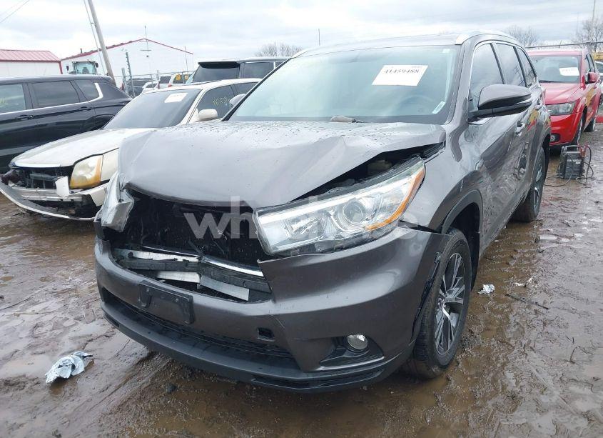 Photo 6 of 2016 Toyota Highlander XLE V6 (VIN 5TDJKRFH3GS297370)