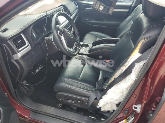 Photo 5 of 2016 TOYOTA HIGHLANDER XLE (VIN 5TDJKRFH3GS336586)