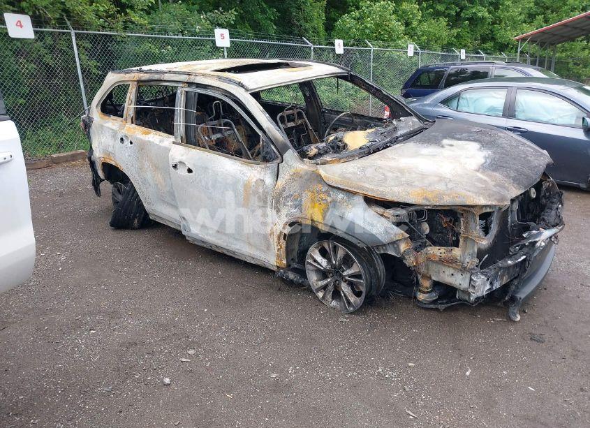 2016 Toyota Highlander XLE V6 (VIN 5TDJKRFH3GS505361) main photo