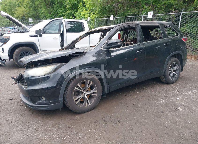 Photo 2 of 2016 Toyota Highlander XLE V6 (VIN 5TDJKRFH3GS505361)