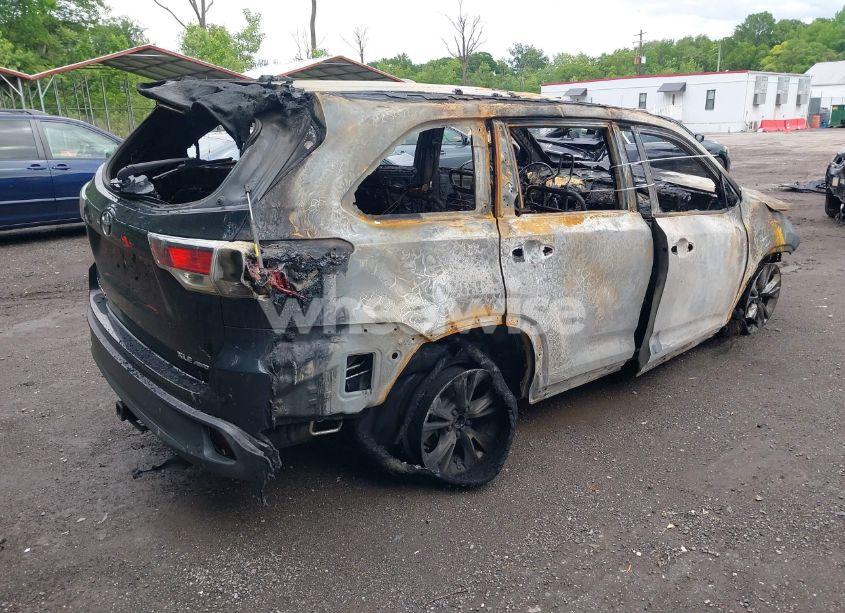 Photo 4 of 2016 Toyota Highlander XLE V6 (VIN 5TDJKRFH3GS505361)