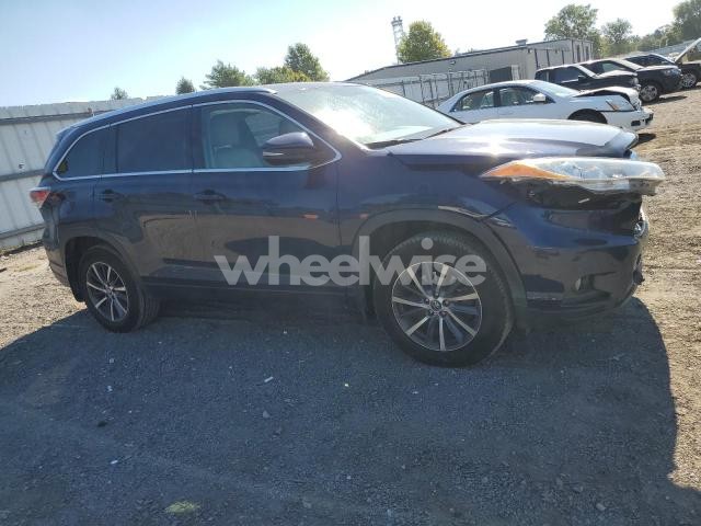 Photo 11 of 2014 TOYOTA HIGHLANDER XLE (VIN 5TDJKRFH4ES024449)