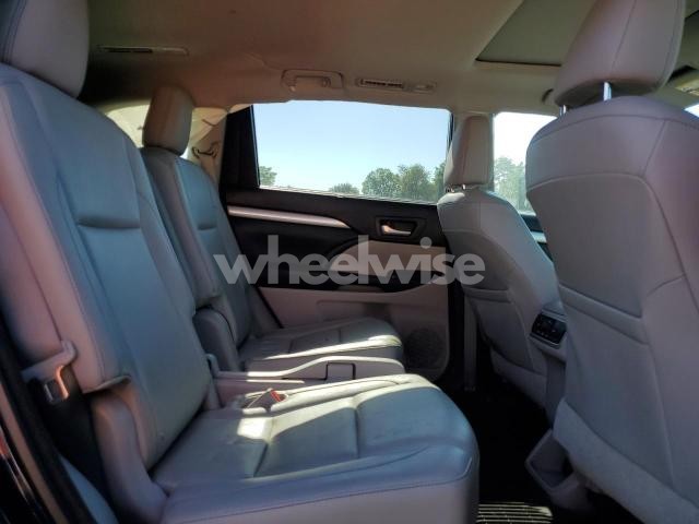 Photo 4 of 2014 TOYOTA HIGHLANDER XLE (VIN 5TDJKRFH4ES024449)
