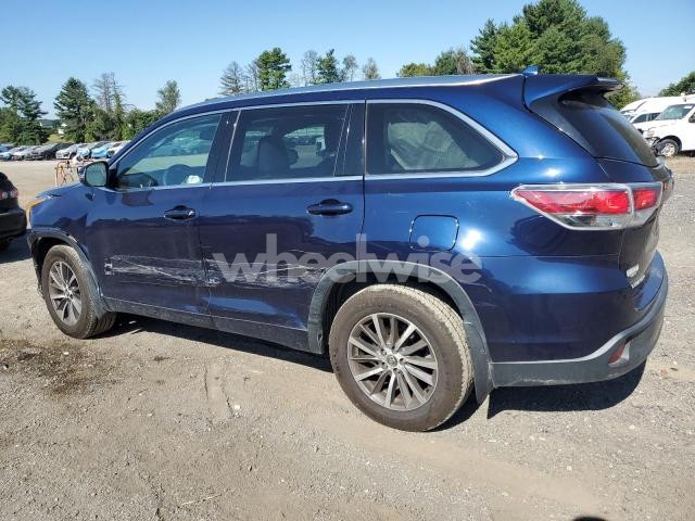 Photo 8 of 2014 TOYOTA HIGHLANDER XLE (VIN 5TDJKRFH4ES024449)