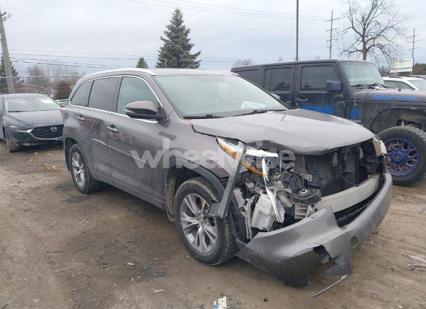 2014 Toyota Highlander XLE V6 (VIN 5TDJKRFH4ES043339) main photo