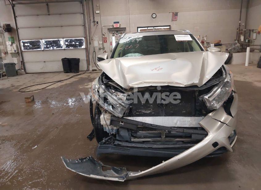 Photo 6 of 2015 Toyota Highlander XLE V6 (VIN 5TDJKRFH4FS096687)