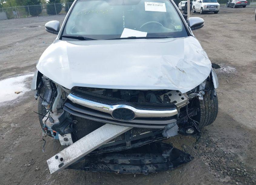 Photo 12 of 2015 Toyota Highlander XLE V6 (VIN 5TDJKRFH4FS106943)