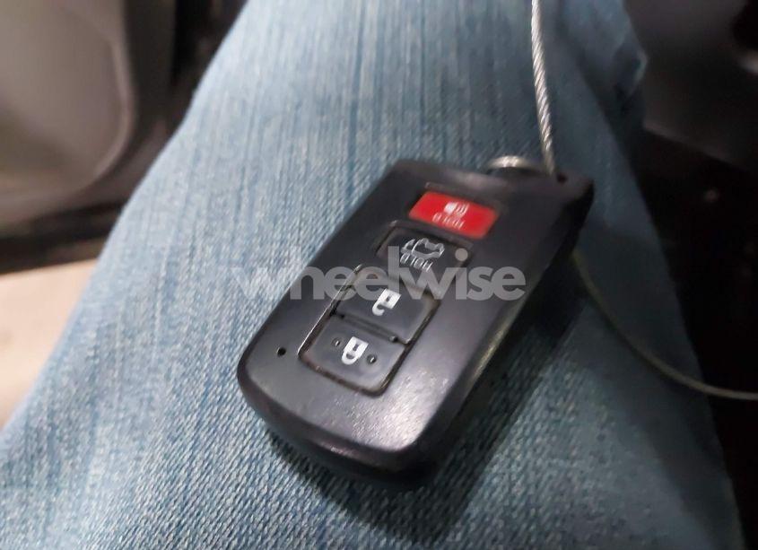 Photo 11 of 2015 Toyota Highlander XLE V6 (VIN 5TDJKRFH4FS214334)