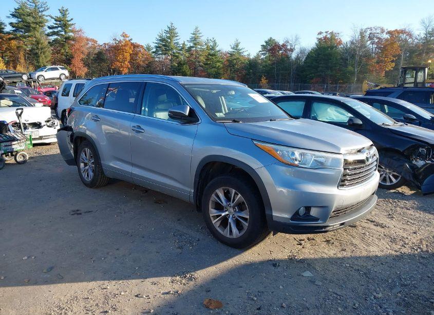 2015 Toyota Highlander XLE V6 (VIN 5TDJKRFH4FS224118) main photo