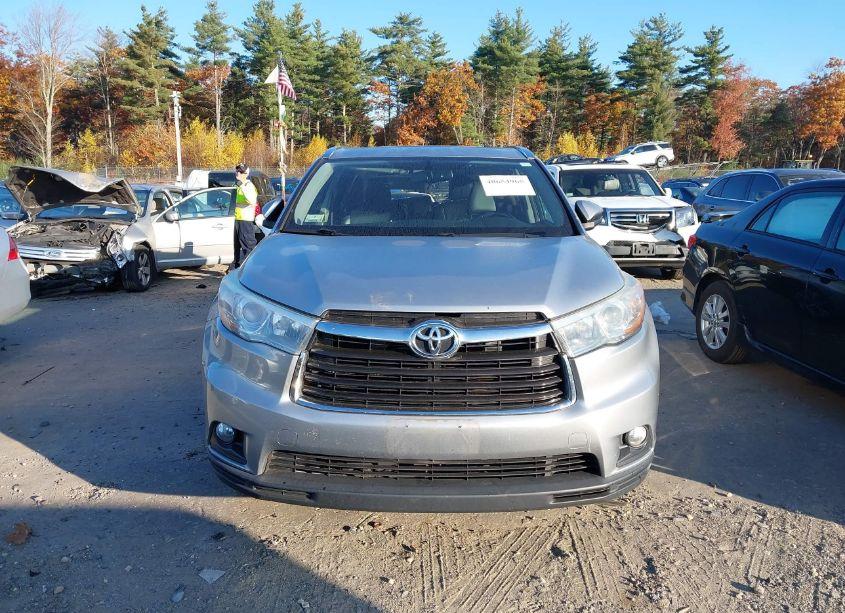 Photo 12 of 2015 Toyota Highlander XLE V6 (VIN 5TDJKRFH4FS224118)