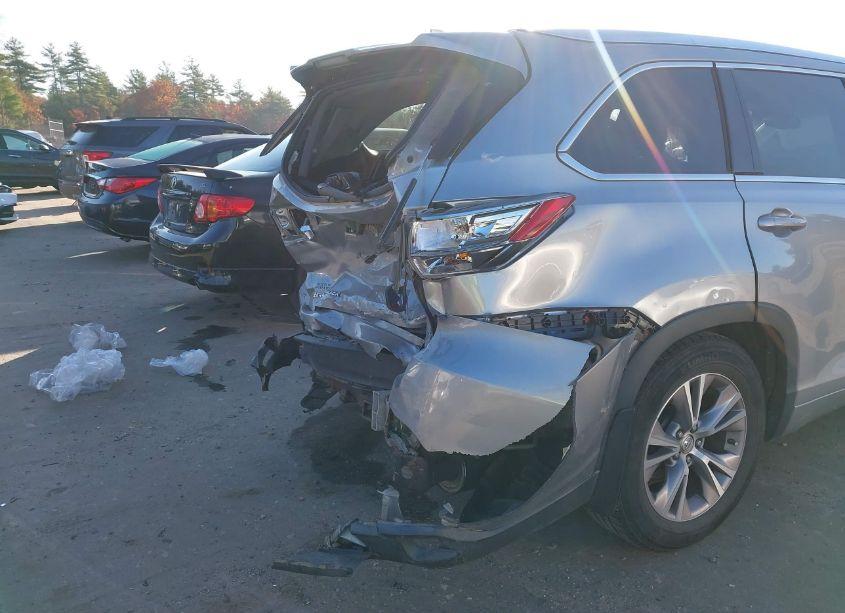 Photo 19 of 2015 Toyota Highlander XLE V6 (VIN 5TDJKRFH4FS224118)